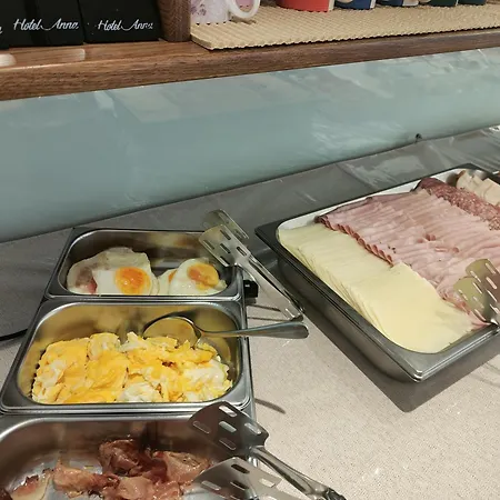 Ξενοδοχείο Anna 2*