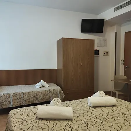 Ξενοδοχείο Anna 2*