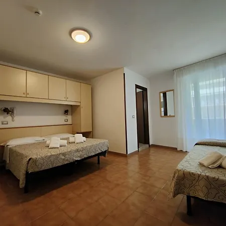Hotel Anna 2*