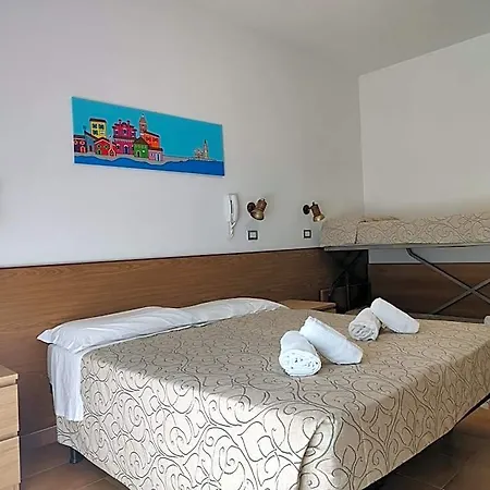 Anna Hotel 2*