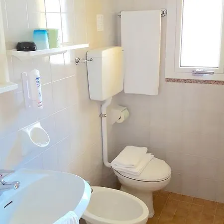 Anna Hotel 2*