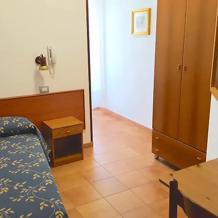 فندق Anna كاوْرلي